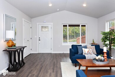 Living Room 0253-FULL