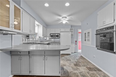 26 Pocahontas Dr, Middletown, RI 02842 - photo 6