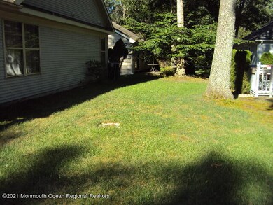 527 Petunia Ln N, Whiting, NJ 08759 - photo 5