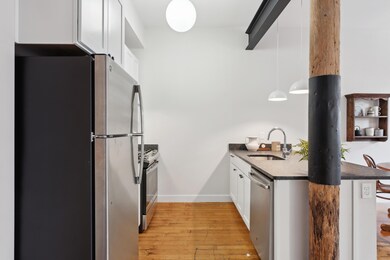 Gorgeous Unit 15-404