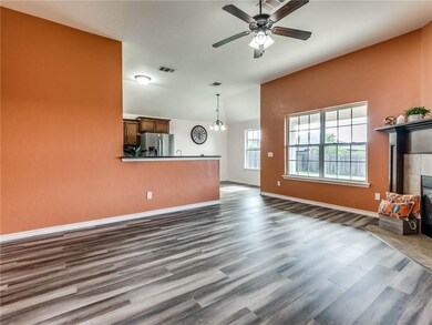 1004 Caracara Dr, Norman, OK 73072 - photo 5