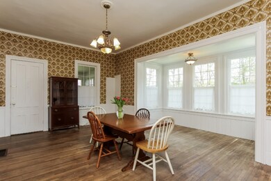 008-Dining_Room-2709451-medium