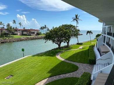 2305 Gulf Shore Blvd N unit 313, Naples, FL 34103 - photo 2