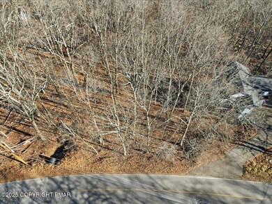 2223 Sec 3 Bellingham Dr, Saw Creek, PA 18324 - photo 4