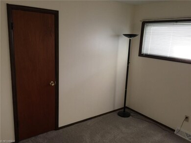 342 Gayle Dr, Sheffield Lake, OH 44054 - photo 7