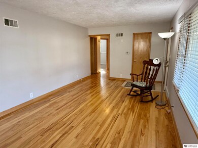 607 S 68th Ave, Omaha, NE 68106 - photo 2
