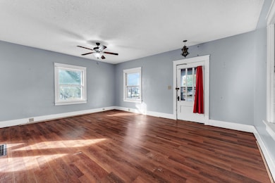 314 Jasper St, Aurora, MO 65605 - photo 6