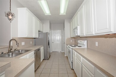 63 S Burberry Park Cir, Spring, TX 77382 - photo 3