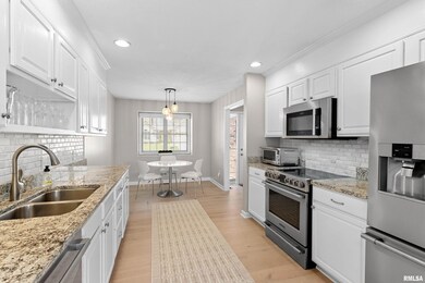 4616 N Weaverridge Blvd, Peoria, IL 61615 - photo 2