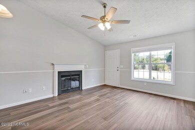 4105MortonCourt_05