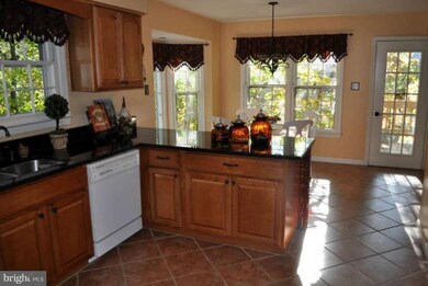 15538 Barrington Place, Dumfries, VA 22025 - photo 7