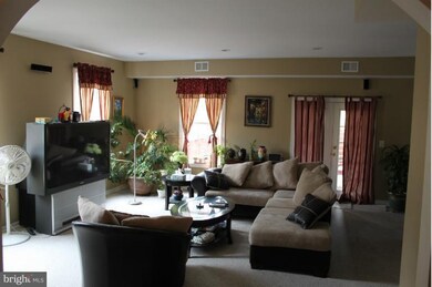 8806 Sylvania St, Lorton, VA 22079 - photo 4