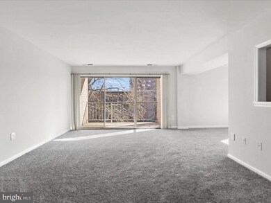 19 Canterbury Square unit 211, Alexandria, VA 22304 - photo 4