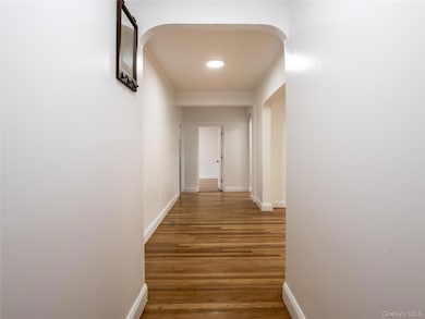 New Hampshire House Condos unit D11, Rego Park, NY 11374 - photo 4