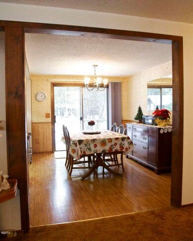 Dining 2 House 1