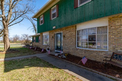 1350 Richland Ave, Lincoln, IL 62656 - photo 3