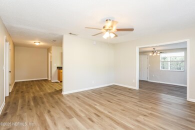 005-photo-living-room-11525004