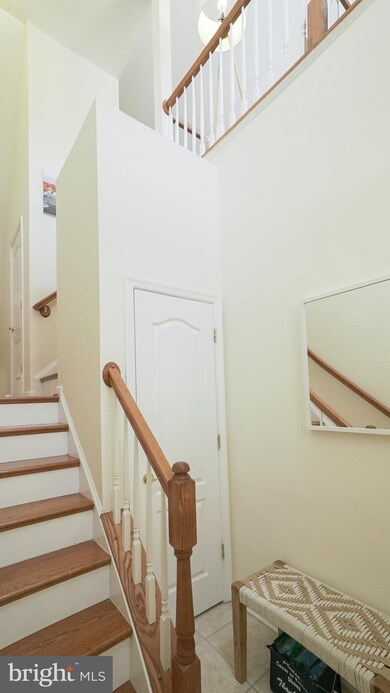 4967 Vail Ridge Ln, Fairfax, VA 22030 - photo 3