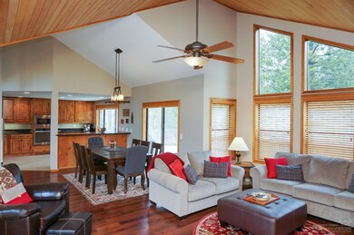 57981 Tokatee Ln, Sunriver, OR 97707 - photo 4