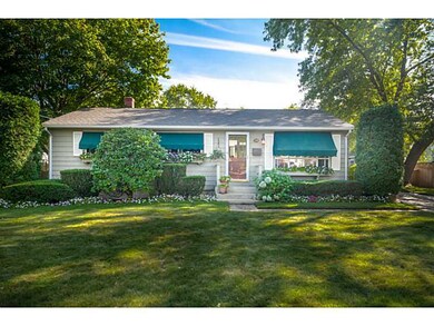 24 Deerfield Dr, Warwick, RI 02886 - photo 2