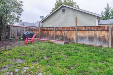 610 NE D St, Grants Pass, OR 97526 - photo 6