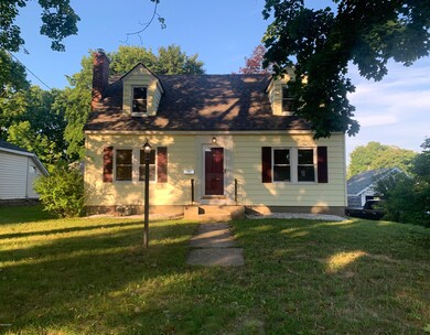 11 Rhode Island Ave, Pittsfield, MA 01201 - photo 2