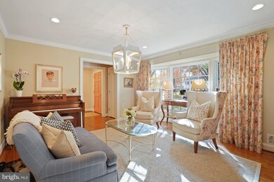 1002 Emerald Dr, Alexandria, VA 22308 - photo 4