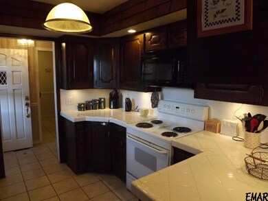 GREAT COUNTER SPACE!