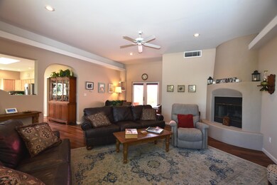 5601 Cedarwood Dr, Farmington, NM 87402 - photo 2