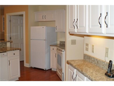 30201 Bonnie View Dr, Wickliffe, OH 44092 - photo 5