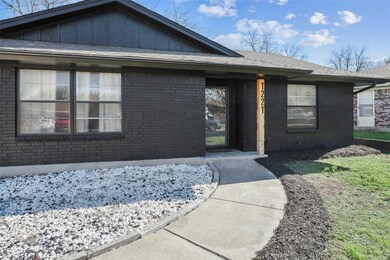 1221 Tanglewood Dr, Cleburne, TX 76033 - photo 2