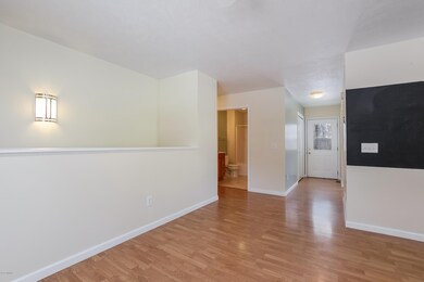 008-Dining_Room-3831004-large