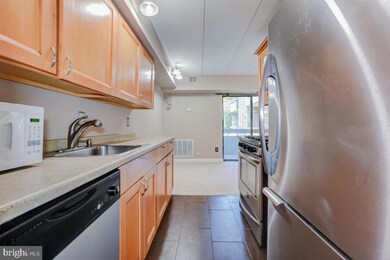 2308 Freetown Ct unit 12C, Reston, VA 20191 - photo 4