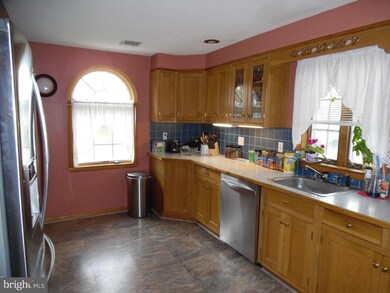 1215 University Ave, Morton, PA 19070 - photo 5