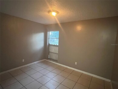 9411 Goldenrod Rd unit c, Thonotosassa, FL 33592 - photo 6