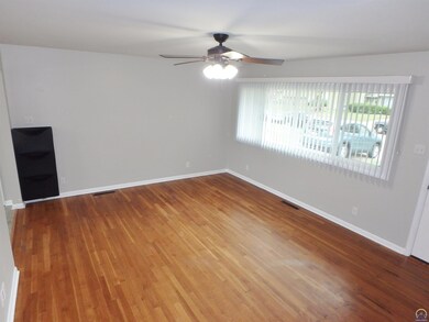 2804 SW Sunset Rd, Topeka, KS 66614 - photo 3