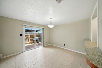 10666 Hazelhurst Dr unit 22, Houston, TX 77043 - photo 6