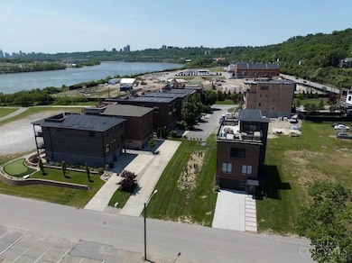 257 St Peters St, Cincinnati, OH 45226 - photo 4