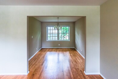 370 Pearson Cir, Naperville, IL 60563 - photo 5