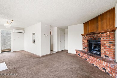 3305CastlevaleRd-8