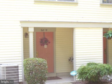 5819 Orchard Hill Ct unit 5819, Clifton, VA 20124 - photo 2