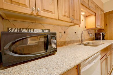 406 kathleen pl. kit 3