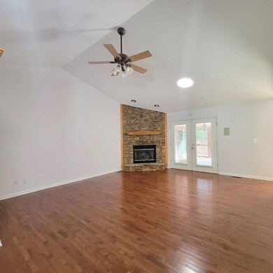 1418 W Riverside Dr, Cookeville, TN 38506 - photo 6