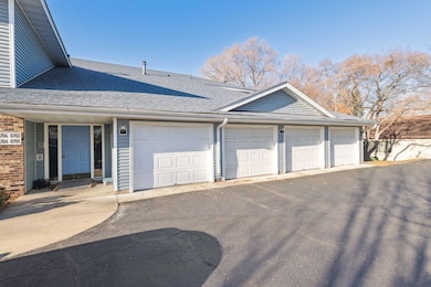 8700 Aldrich Ave S, Bloomington, MN 55420 - photo 2