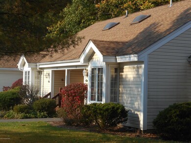 30 Harmon Dr, Stroudsburg, PA 18360 - photo 2