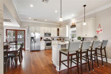 Huge kitchen with great storage & large walk in pa
