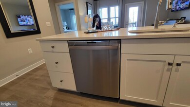 46320 Mount Milstead Terrace unit 102, Sterling, VA 20164 - photo 4