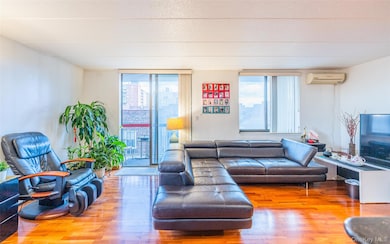 136-24 Maple Ave unit 6F, Flushing, NY 11355 - photo 6