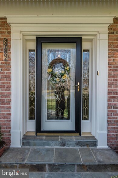 8036 Cindy Ln, Bethesda, MD 20817 - photo 2