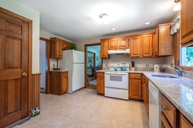 72 Mount Pleasant St, Milford, MA 01757 - photo 6